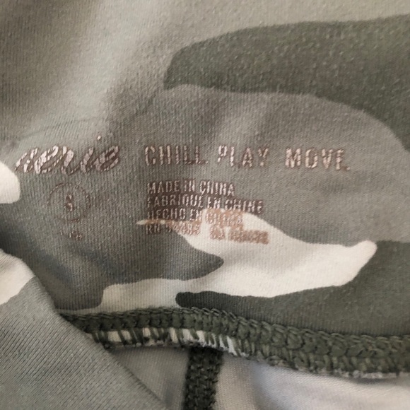 Aerie Camo Leggings - Picture 2 of 4